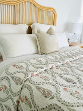 Load image into Gallery viewer, Aarna | Quilted Coverlet King