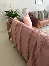 Load image into Gallery viewer, Amaya Hand Loomed Large Tassel Throw