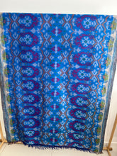 Load image into Gallery viewer, Ikat Throw ~ Putu