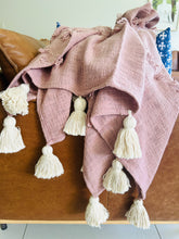 Load image into Gallery viewer, Amaya Hand Loomed Large Tassel Throw