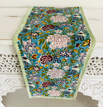 Load image into Gallery viewer, Dia ~ Table Runner (Back Soon)